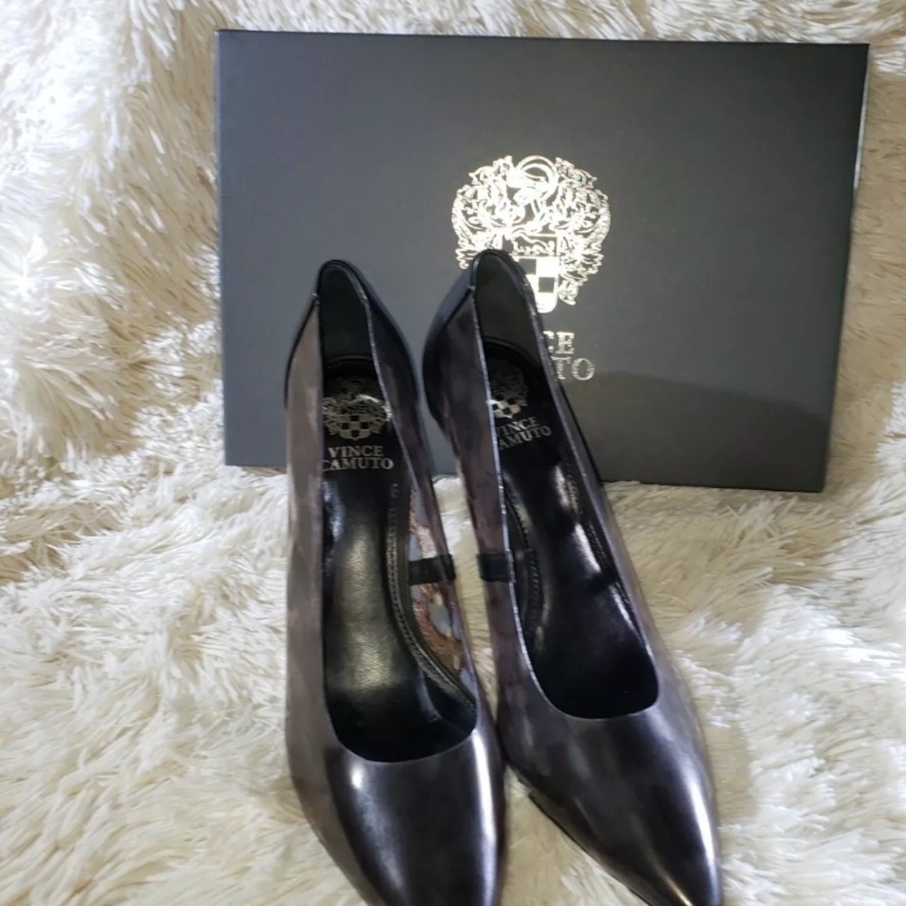 Vince Camuto Black Heels with Elegant Stiletto Design